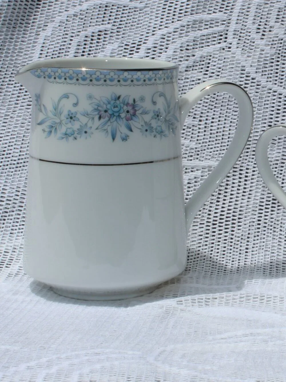 Noritake Blue Hill 2482 Creamer & Sugar w/Lid Like New